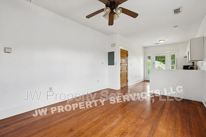 3 bed, 1.0 bath, $1,195 — Photo 4