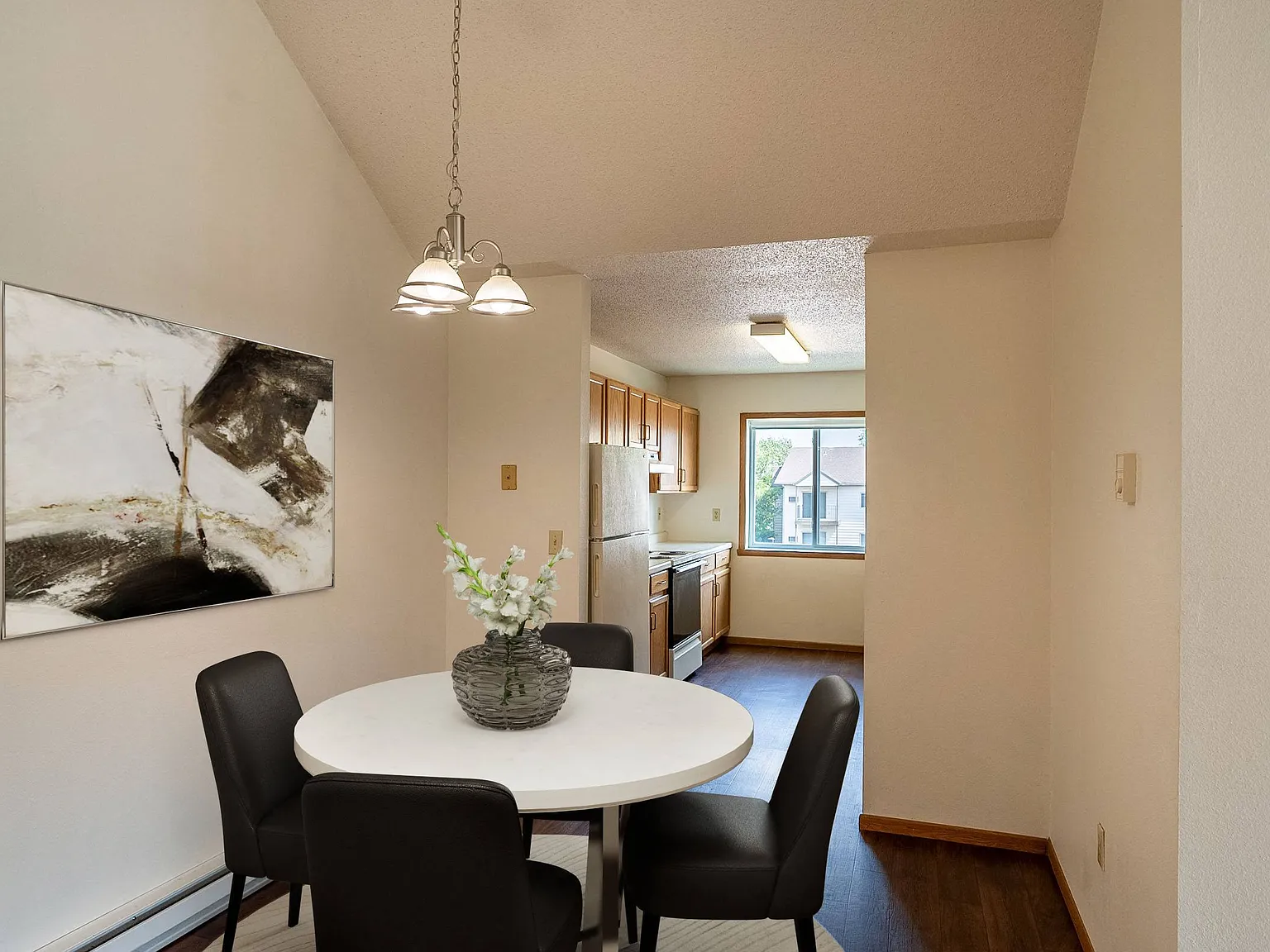 Bayview — Photo 2