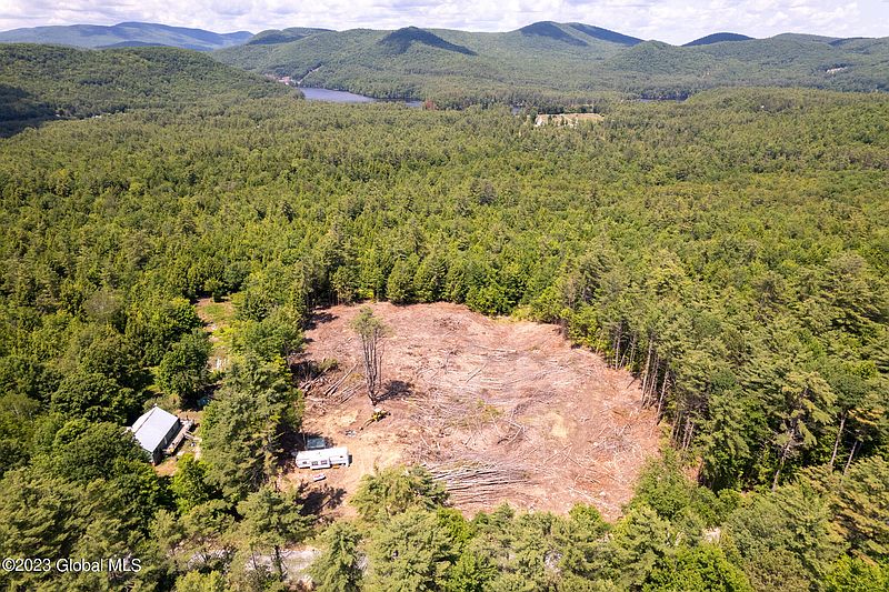4th image of 283 Parker Road