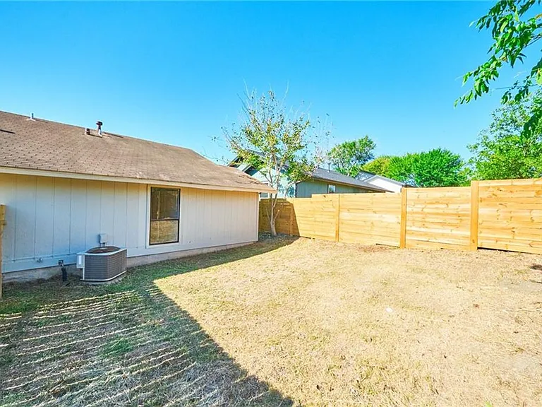 6708 Aries Ln — Photo 10