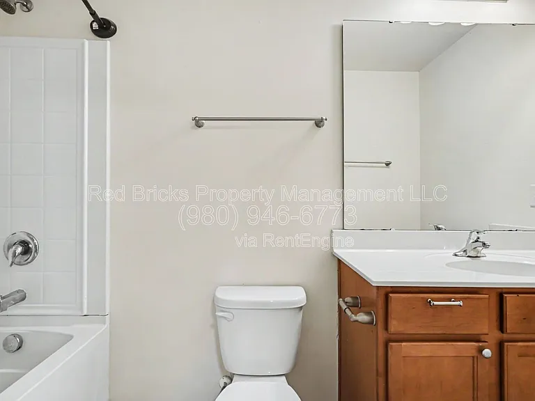 10420 Benfield Rd — Photo 26