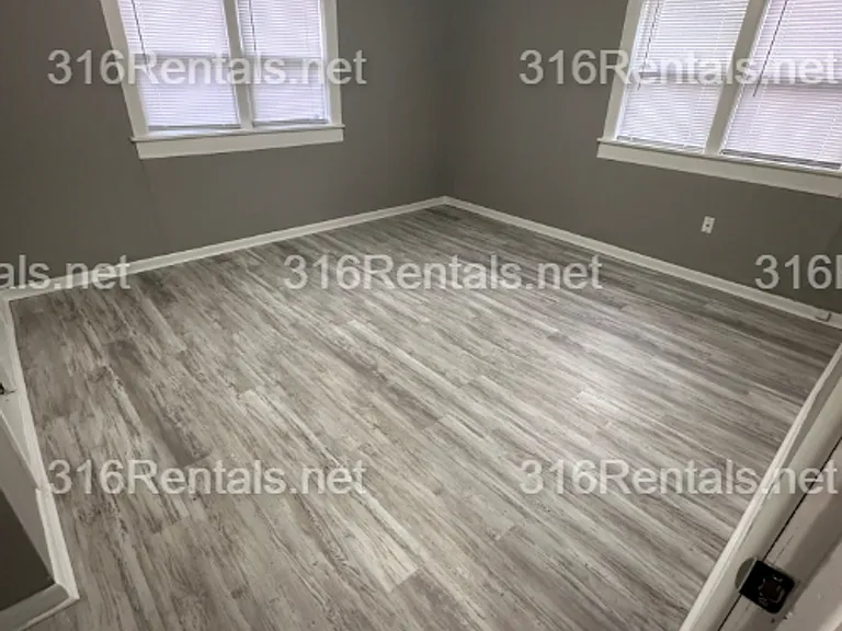 6155 S Hydraulic St — Photo 6
