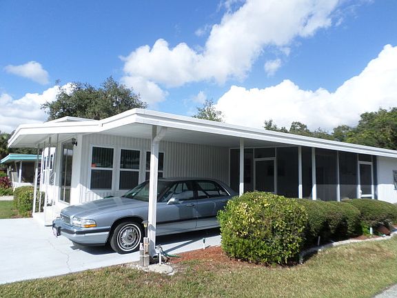 2nd image of 121 Poinsettia Dr