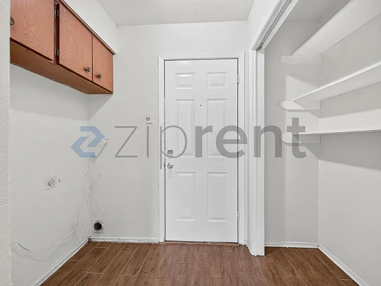 2207 Montclair Dr — Photo 15