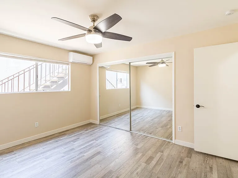 2102 Mathews Ave #B — Photo 4