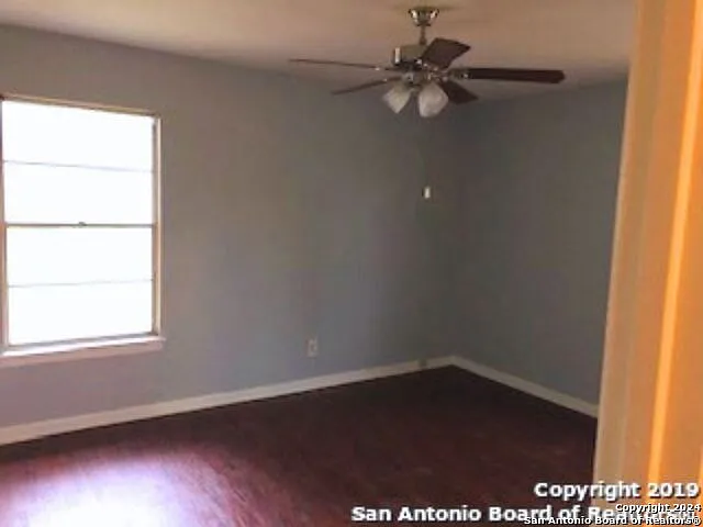 213 Sunnyland Dr — Photo 6