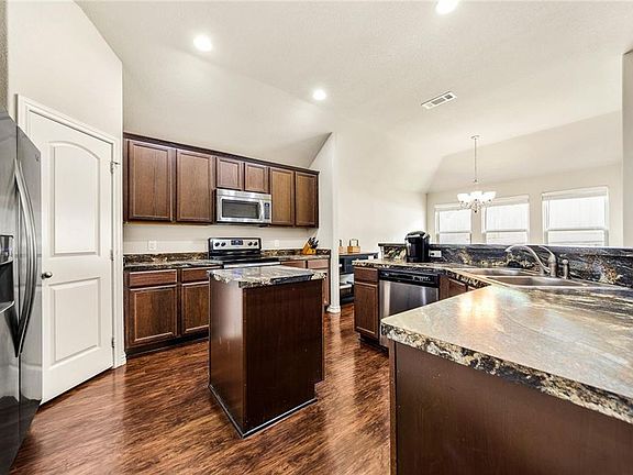 4th image of 2220 Cancun Dr