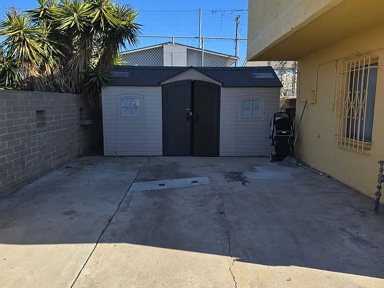 947 Hanover St — Photo 18