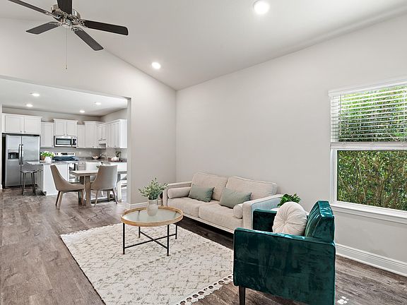 4th image of 239 Southern Pines Rd