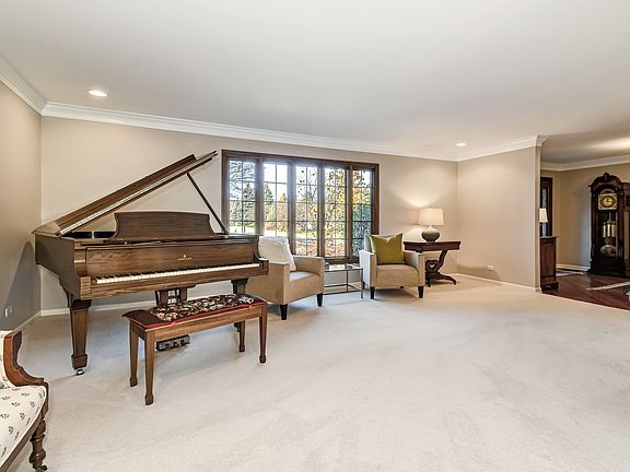 5th image of 869 Maryknoll Cir