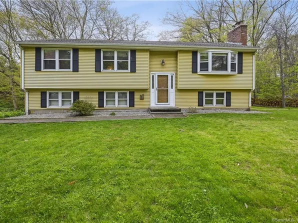 9 Cedar Ridge Road, East Hampton, CT 06424