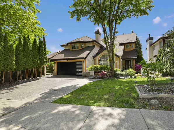 1476 Lansdowne Dr, Coquitlam, BC V3E 2S8
