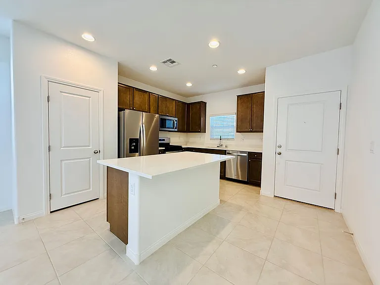 398 Moonlight Opera Ct — Photo 3