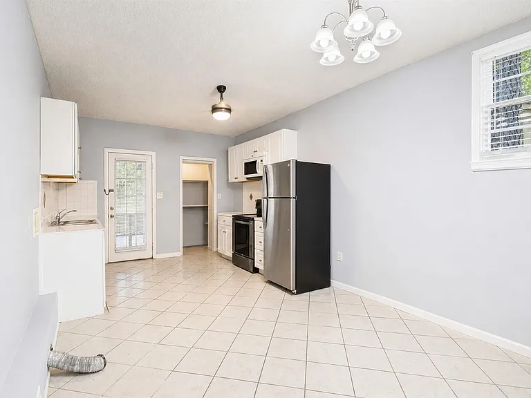 2107 Long Shadow Ln — Photo 10