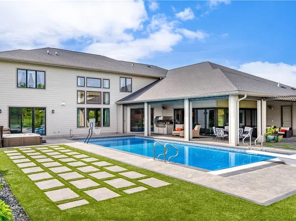 3110 162nd St, Urbandale, IA 50323