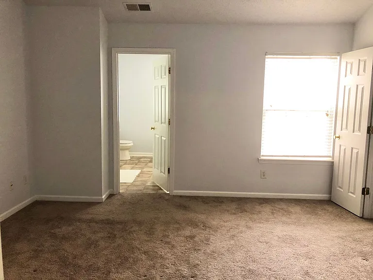 9511 Brackenview Ct — Photo 2