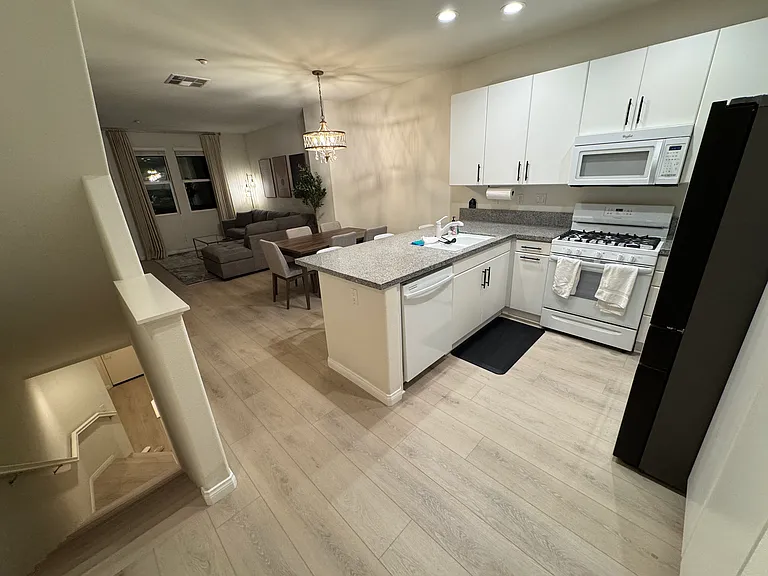 12850 Palm St #3 — Photo 11