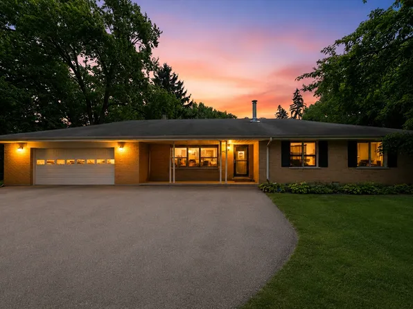 2215 Palatine Rd, Palatine, IL 60067