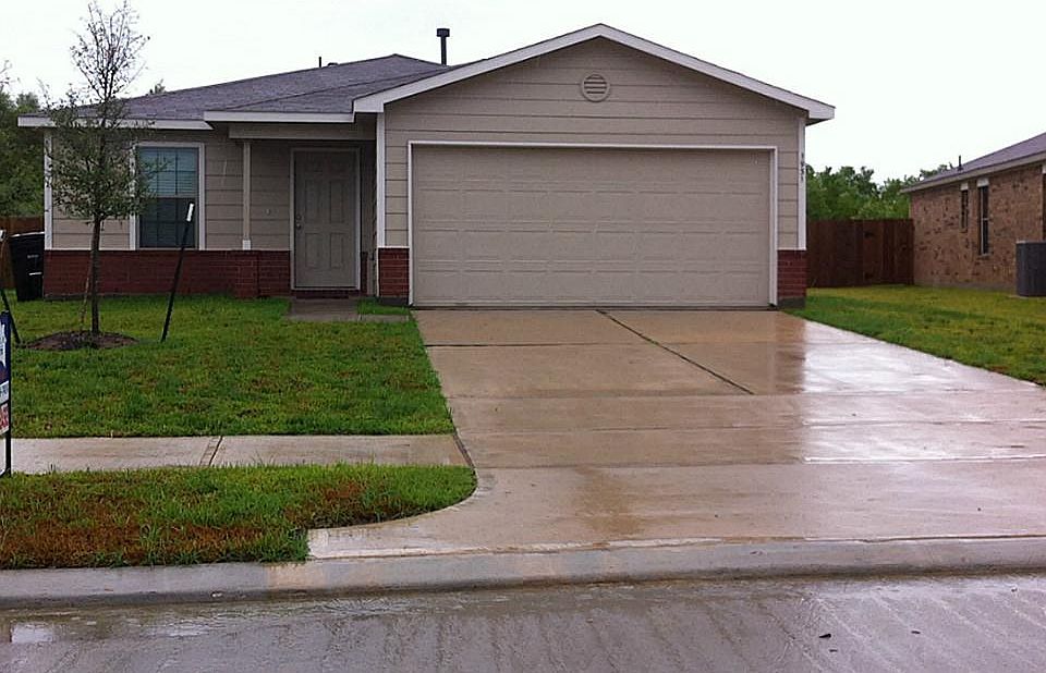 1st image of 1931 Helvick Blvd