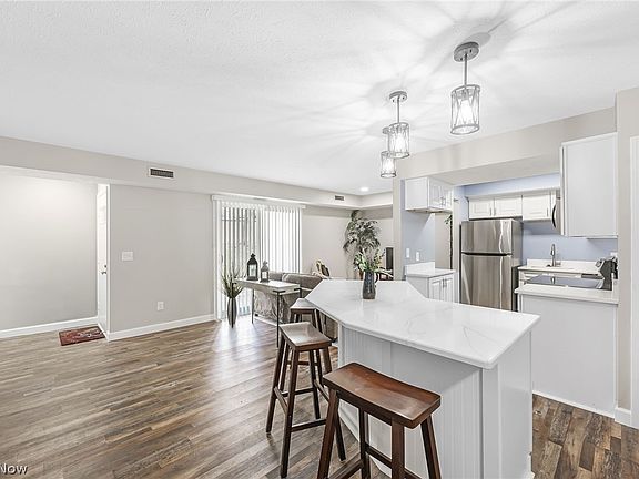 3rd image of 10364 Independence Dr #19C