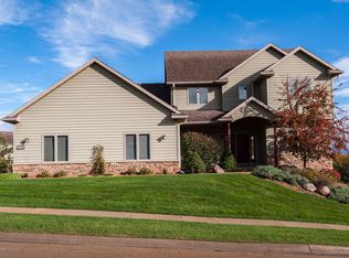 2133 Hill Pl SW, Rochester, MN 55902