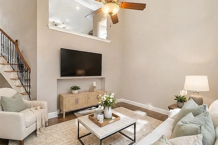 3 bed, 2.5 bath, 1806 sqft, $4,500 — Photo 3