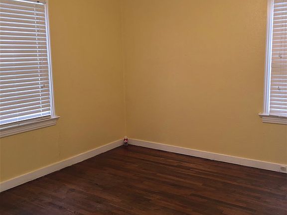 5th image of 428 W Midway Dr