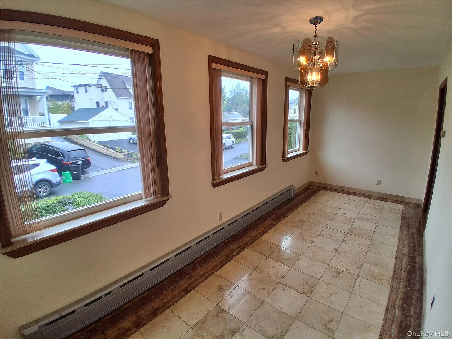 3 bed, 3.0 bath, 1482 sqft, $5,500 — Photo 3