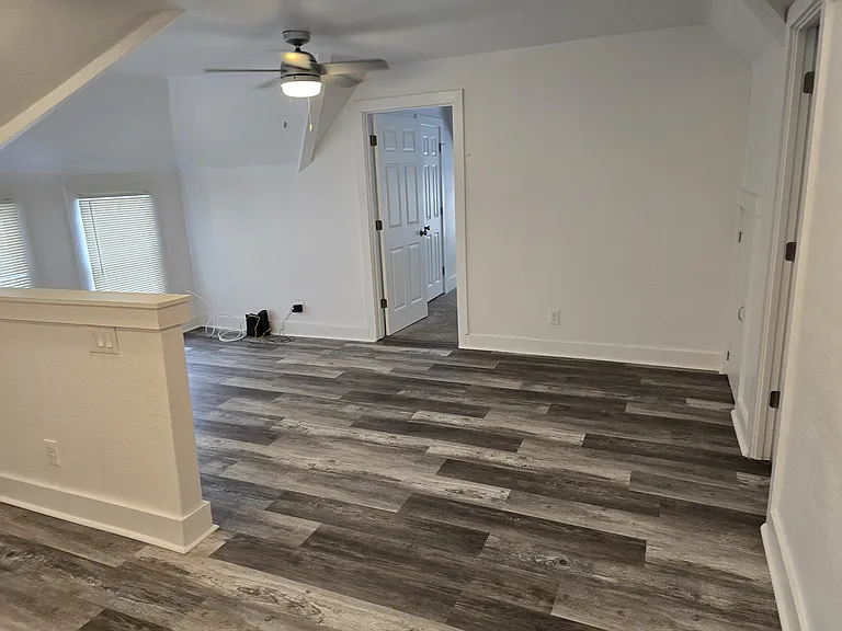 1564 E 82nd St #3 — Photo 19