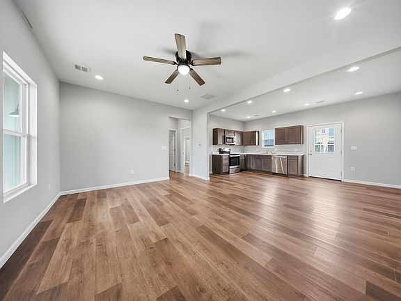 2nd image of 103 W Bluegrass Street