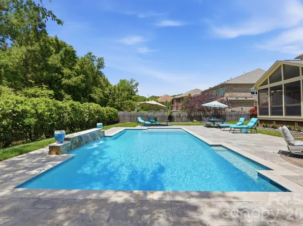 3219 Lakehurst Xing, Matthews, NC 28104
