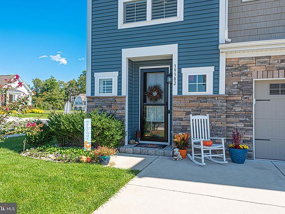 3rd image of 39382 Owls Nest Ln
