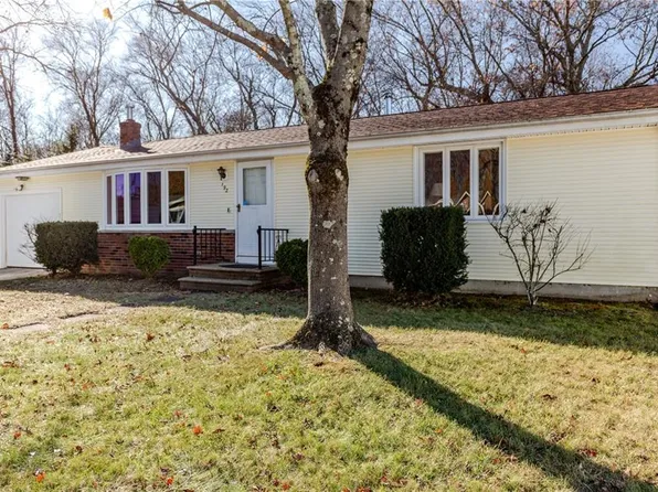 192 Burdick Dr, Cranston, RI 02920