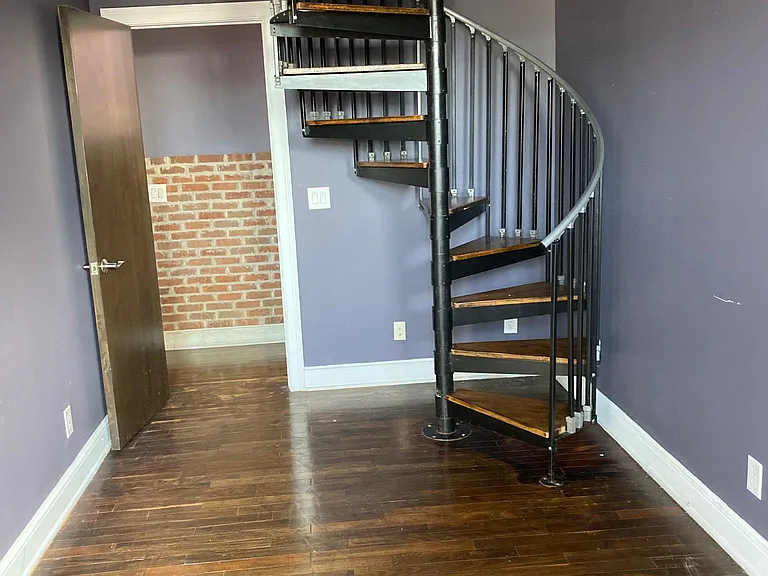 139 E Main St #400 — Photo 8