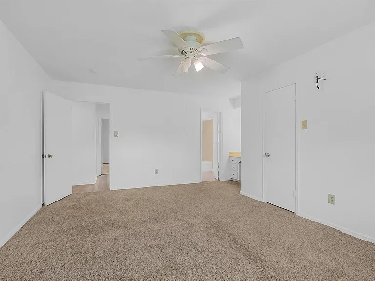 1122 Rhine Ln — Photo 17