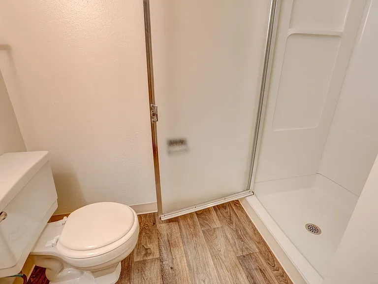 Applewood Crest Townhomes & Apartments — Photo 16