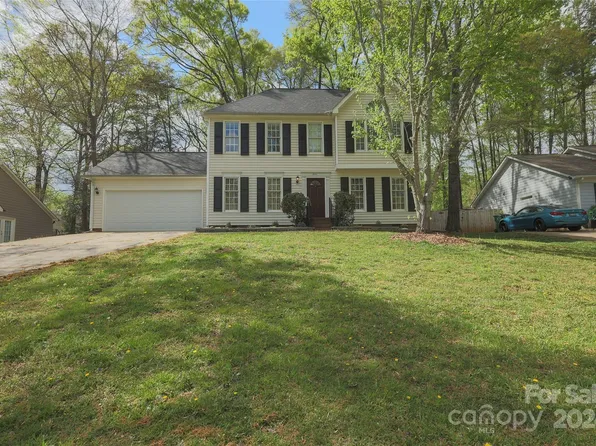 6411 Calliope Ct, Charlotte, NC 28227