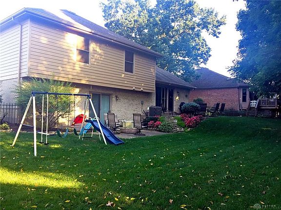 3rd image of 12951 Newburg Ct