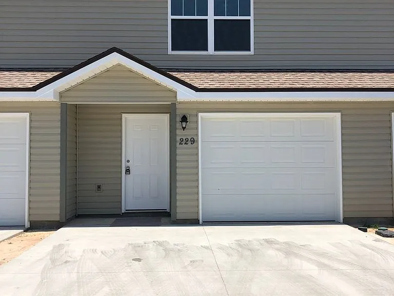 229 Callaway Chase Ln — Photo 2