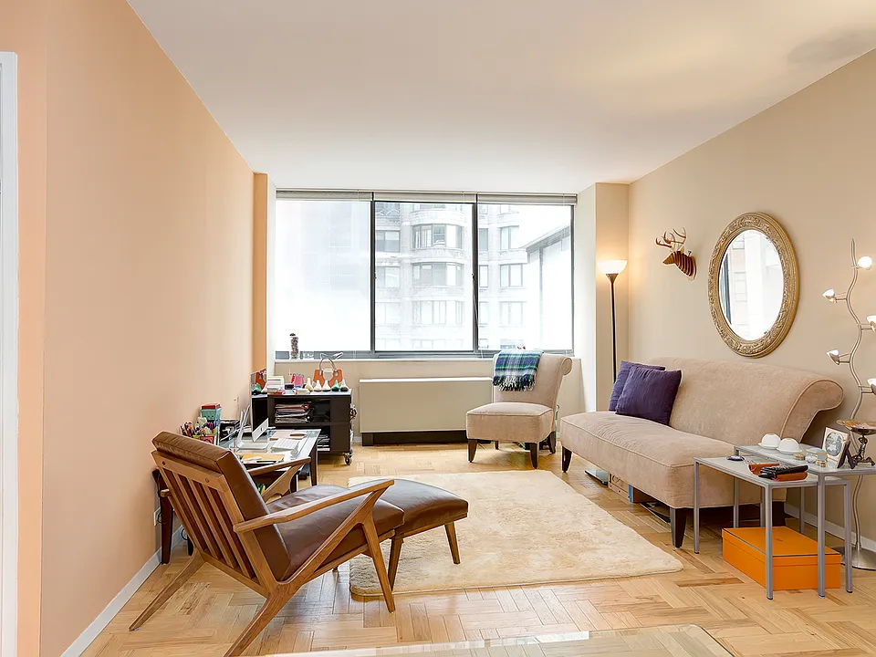 62 W 62nd St #10F