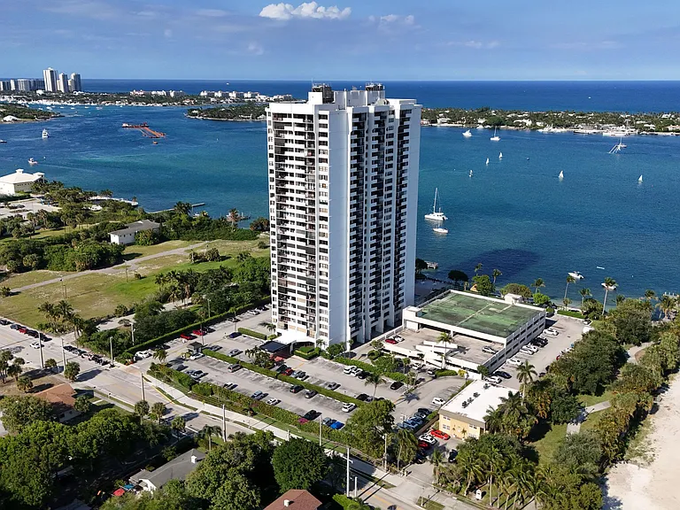 5600 N Flagler Dr #905 — Photo 3
