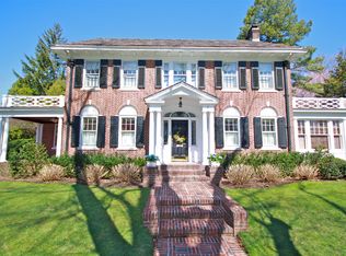 23 Chestnut St, Garden City, NY 11530