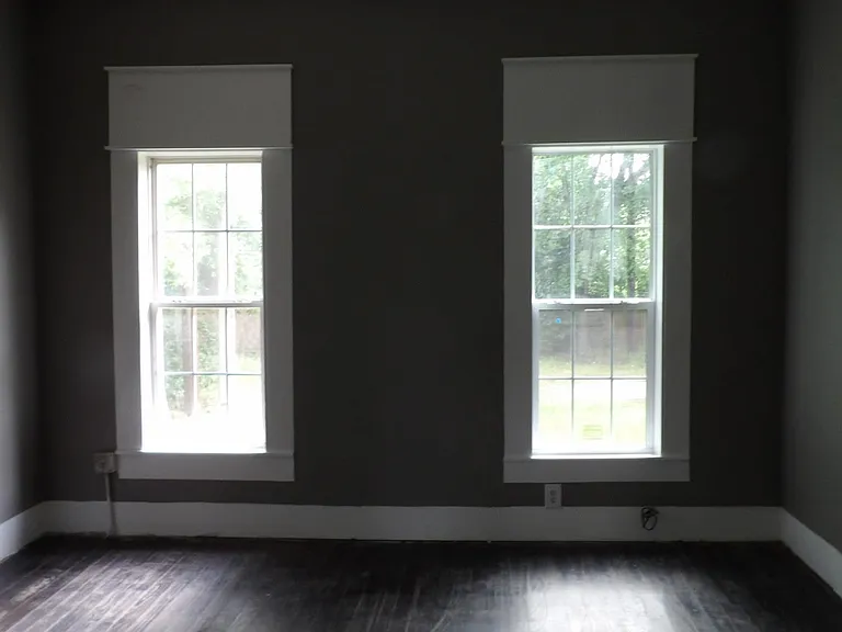 115 Ryan Dr — Photo 2