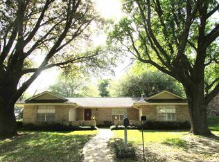 111 Briarwood Rd, Natchez, MS 39120