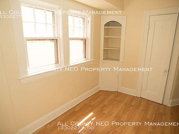 4th image of 3355 Beechwood Ave