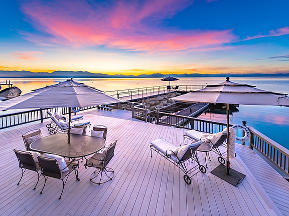 Relax on the Party deck while kayaks & your boat are moored on the floating dock