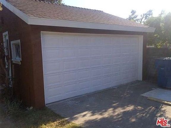4th image of 1251 W 31st St