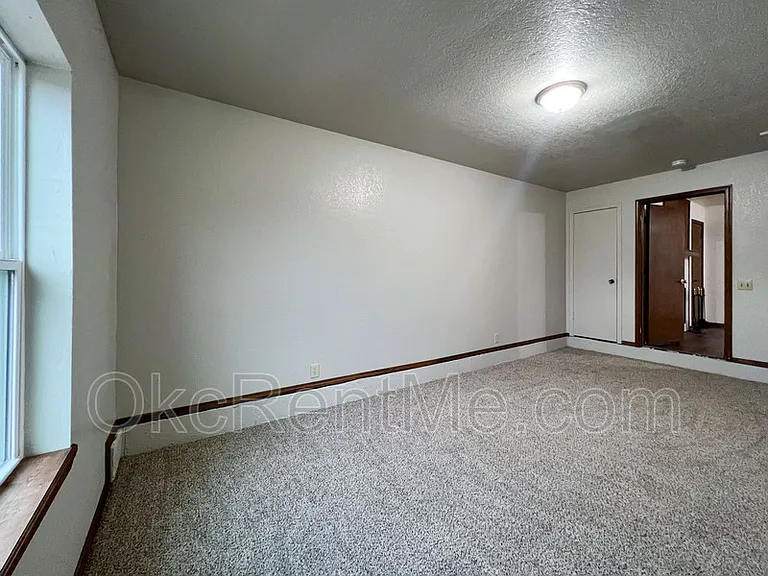 6801 Chisholm Ct — Photo 29