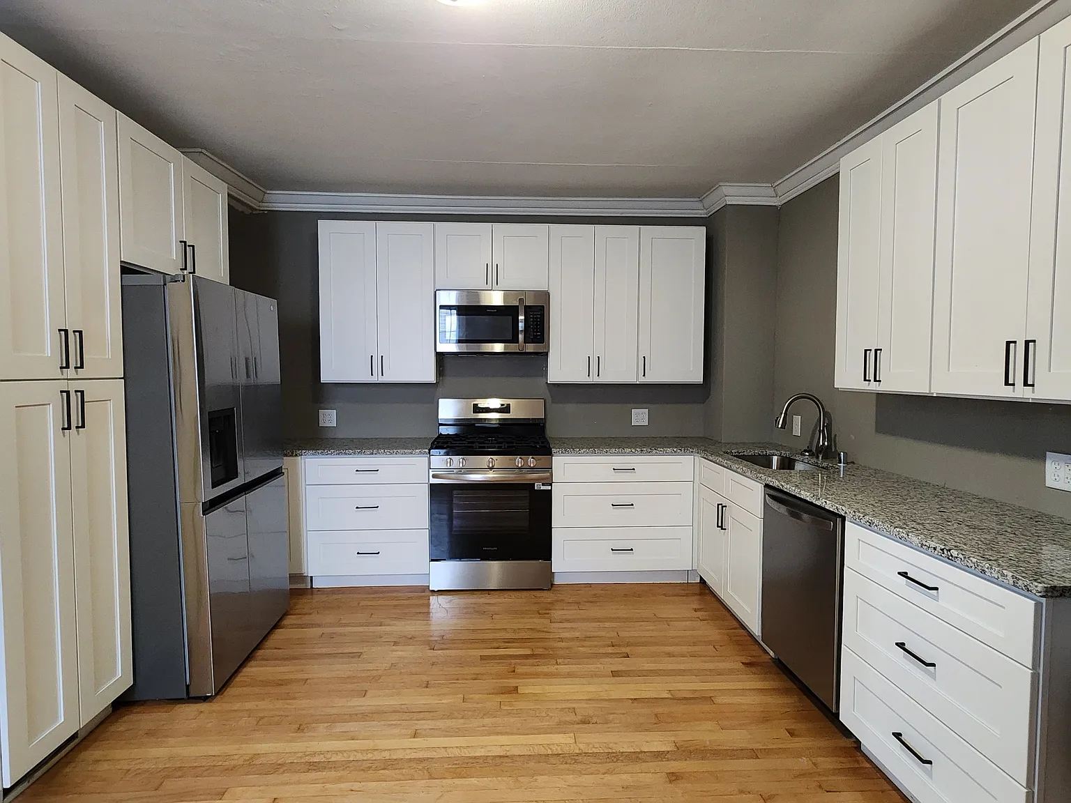 138-140 West Chambers Street - Room 4 — Photo 2