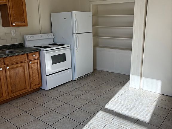 5th image of 14 E Market St APT 9